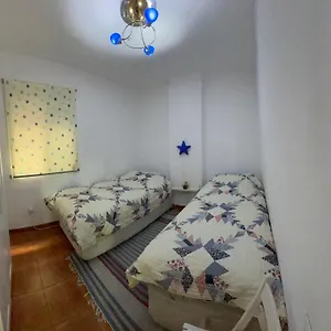 casa-nicolas.hotelsinnerja.org/